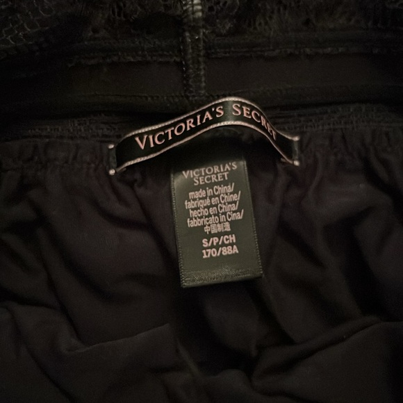 3 Nightgowns/Lingerie - Picture 11 of 11